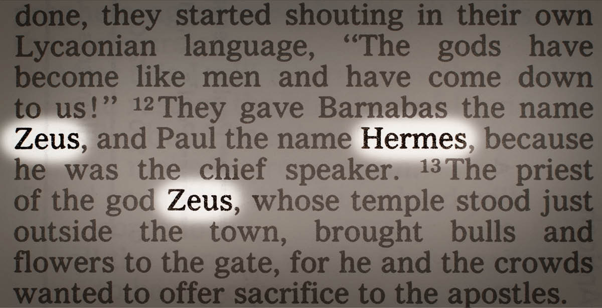 En side i en bibel. Navnene Zevs og Hermes er framhevet.