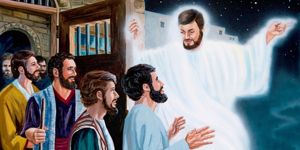 En engel åpner fengselsdøren og setter fri apostlene til Jesus