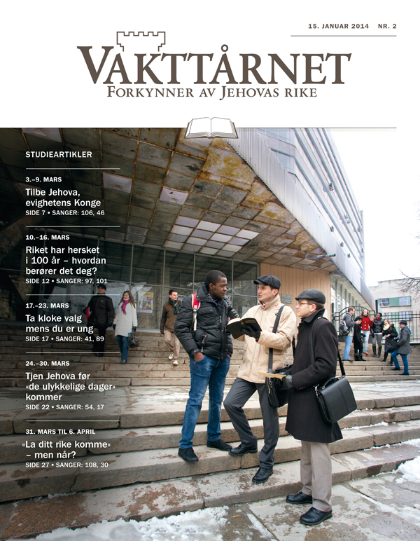 Noen Jehovas vitner som forkynner på et offentlig sted