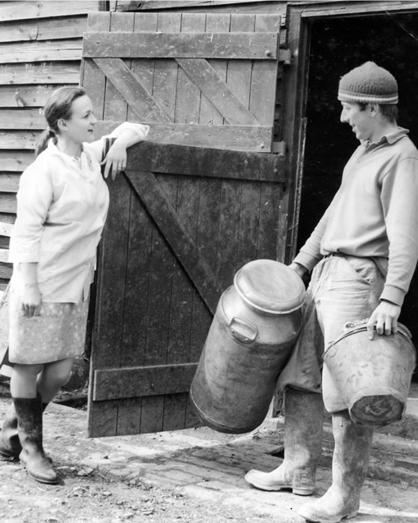 David og Gwen Cartwright jobber sammen på en gård