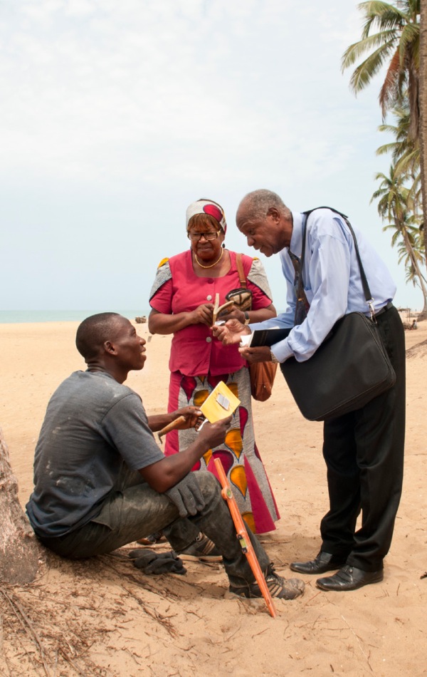 Albert-Fayette nee Aurele ɛlɛkile kɛzi bɛyɛ Baebolo ɛzukoalɛ la wɔ Benin
