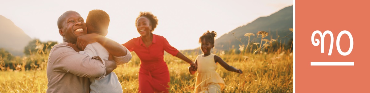 ପାଠ ୩୦. ଜଣେ ପିଲା ପୁଣି ଜୀବିତ ହୋଇଯାଇଛି ଏବଂ ତାʼ ପରିବାର ବହୁତ ଖୁସି ଅଛି । ତାʼ ବାପା ତାକୁ କୁଣ୍ଢେଇ ଧରିଛନ୍ତି ।