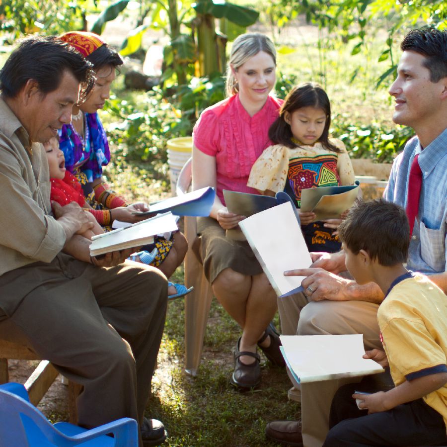 Миссионертӕй чи лӕггад кӕны, уыцы бинонтӕ хъусын кӕнынц Панамӕйы