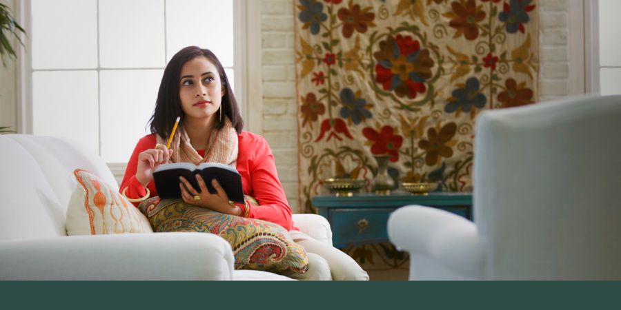 Хо Библи кӕсы ӕмӕ йыл хъуыды кӕны