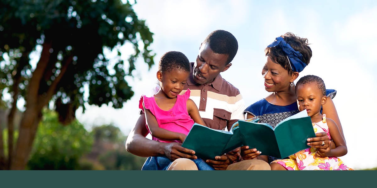 Ныййарджытӕ сӕ сывӕллӕтты ахуыр кӕнынц (Хуссар Африкӕ)