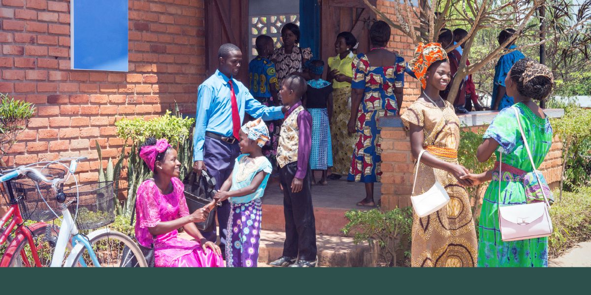  Хотӕ ӕмӕ ’фсымӕртӕ Паддзахады залы кӕрты кӕрӕдзийыл цин кӕнынц (Малави)