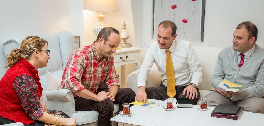 Жан-Давид хъусын кӕны иу бинонтӕн сӕ хӕдзары