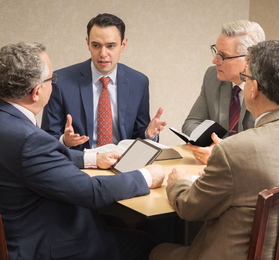 Хистӕр кары чи ис, уыцы хистӕр нӕлгоймӕгтӕ ӕрыгондӕр хистӕр нӕлгоймагмӕ лӕмбынӕг хъусынц