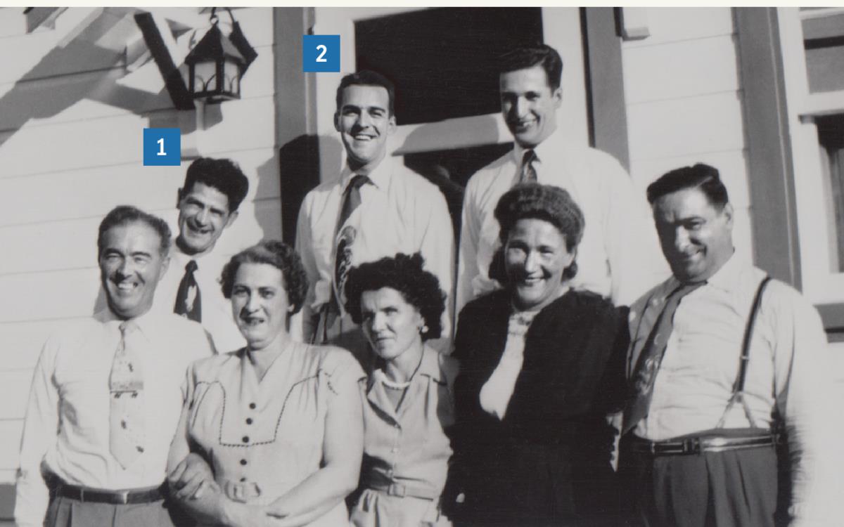 Леонс Крепо ӕмӕ Джон Рей хотӕ ӕмӕ ӕфсымӕртимӕ