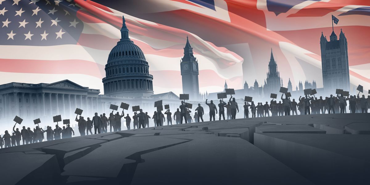 Olketa gavman building blo United States and Britain wea lo bihaen hem showim national flags blo olketa. Wanfala big grup blo pipol wea protest standap front lo olketa building and standap antap graon wea krak.