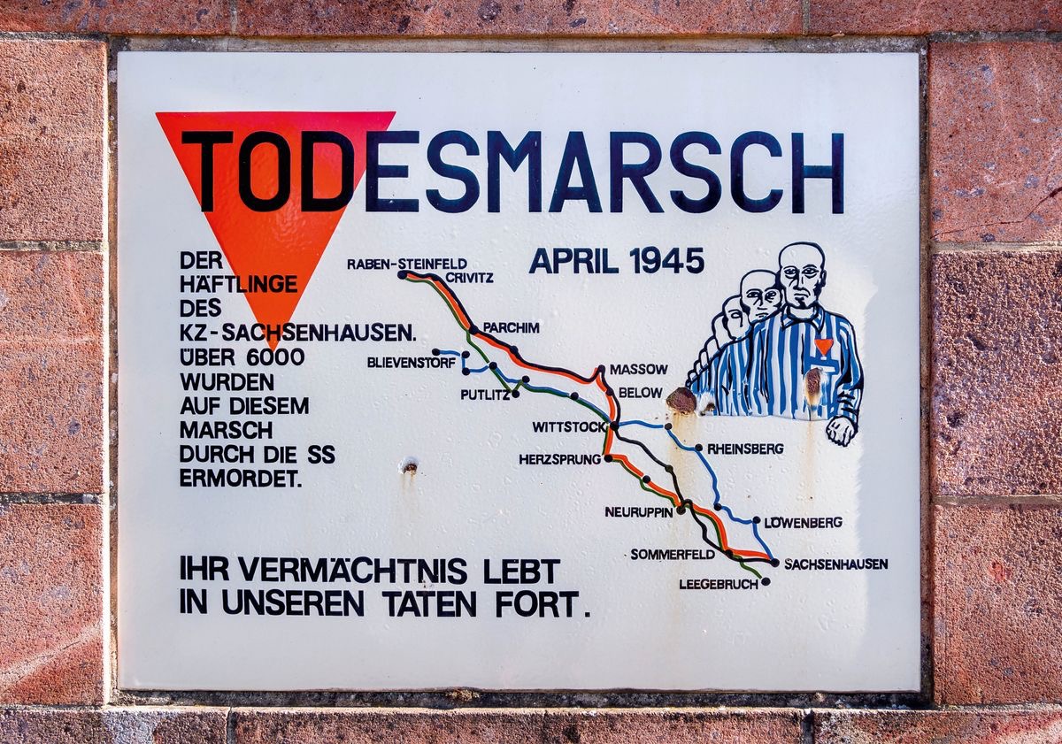 Plansza z trasą marszu śmierci z Sachsenhausen.