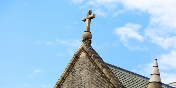 O topo de uma igreja