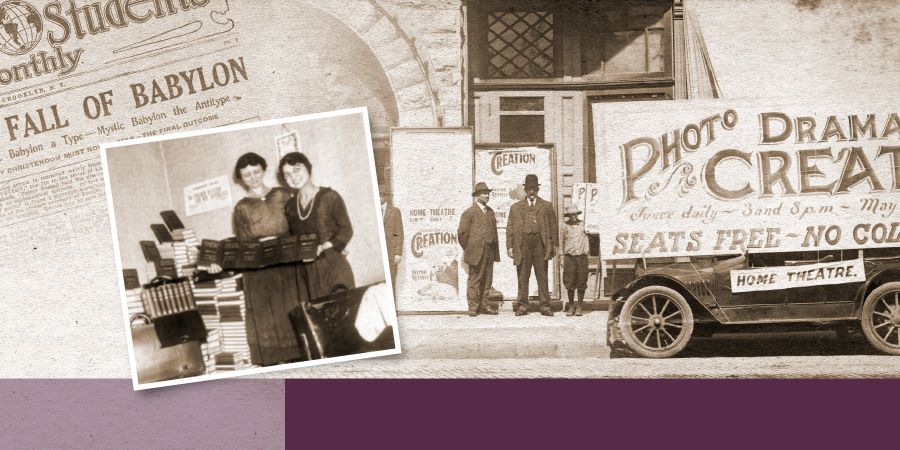 Estudantes da Bíblia pregando com publicações e com o Fotodrama da Criação durante a Primeira Guerra Mundial