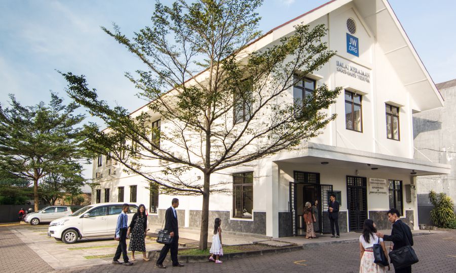 Um Salão do Reino de dois andares em Bandung, Java Ocidental