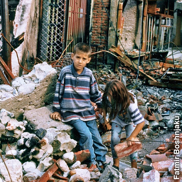 [Ilustraţia de la pagina 16]