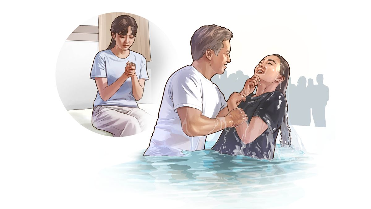 Коллаж: 1) молодая женщина молится; 2) она крестится.