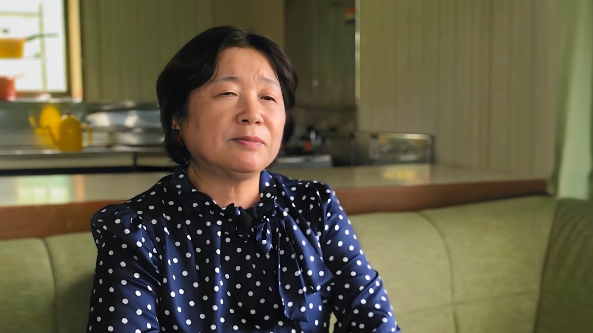 Кадр из видео «Они успешно борются за веру. Те, у кого спутник жизни не-Свидетель». Сестра Томоэ Окада.