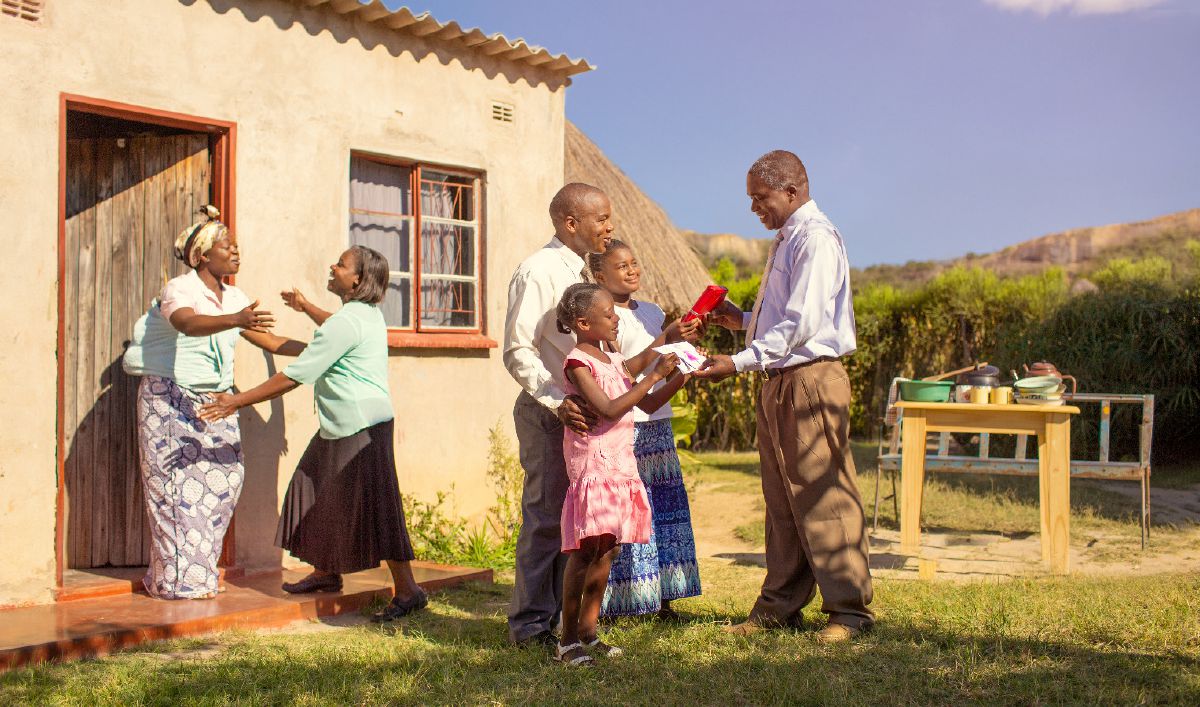 Umucungezi w’umuzunguruko n’umukenyezi wiwe bakiriwe n’umuryango umwe