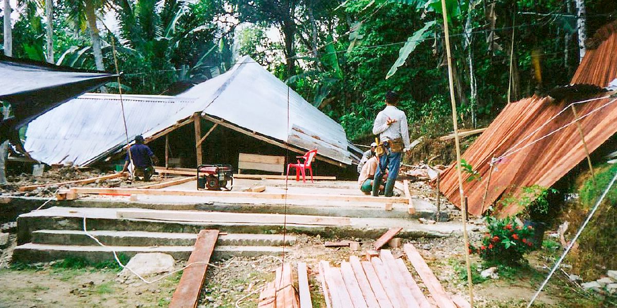 Inzu zasitaguwe na nyamugigima muri Endoneziya