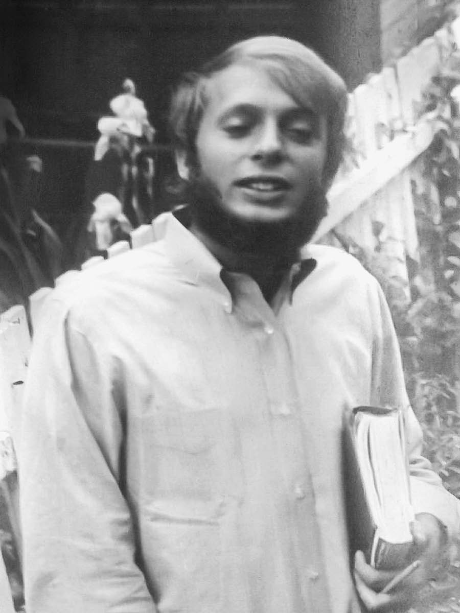 Maartiini Yihowa Farciˈraasincho ikkara albaanni ereeda lossiˈre no; hattono Qullaawa Maxaafa anga adhe no.