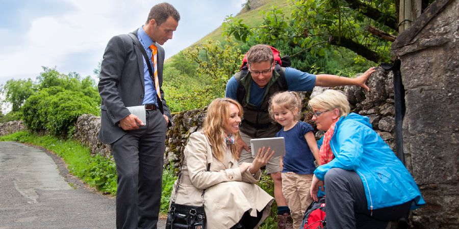 Lipaki Tsa Jehova li bapalla ngoana le batsoali ba hae video