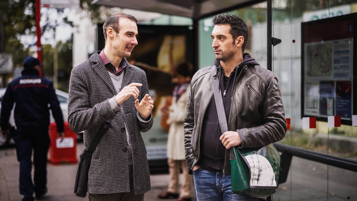 Mor’abo rona o apere liaparo tse tloaelehileng ’me o bolella monna e mong litaba tse monate moo libese li emang teng. Lepolesa le ka mor’a bona.