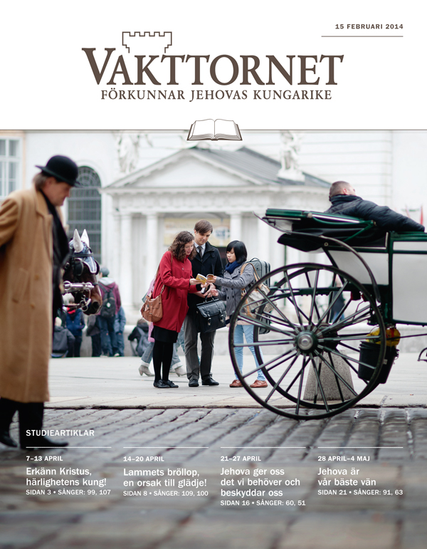 Jehovas vittnen predikar på ett torg.