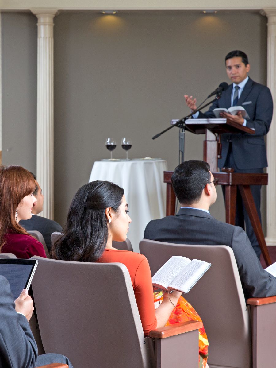 Irmaun hatoʼo diskursu iha reuniaun atu komemora Jesus nia mate