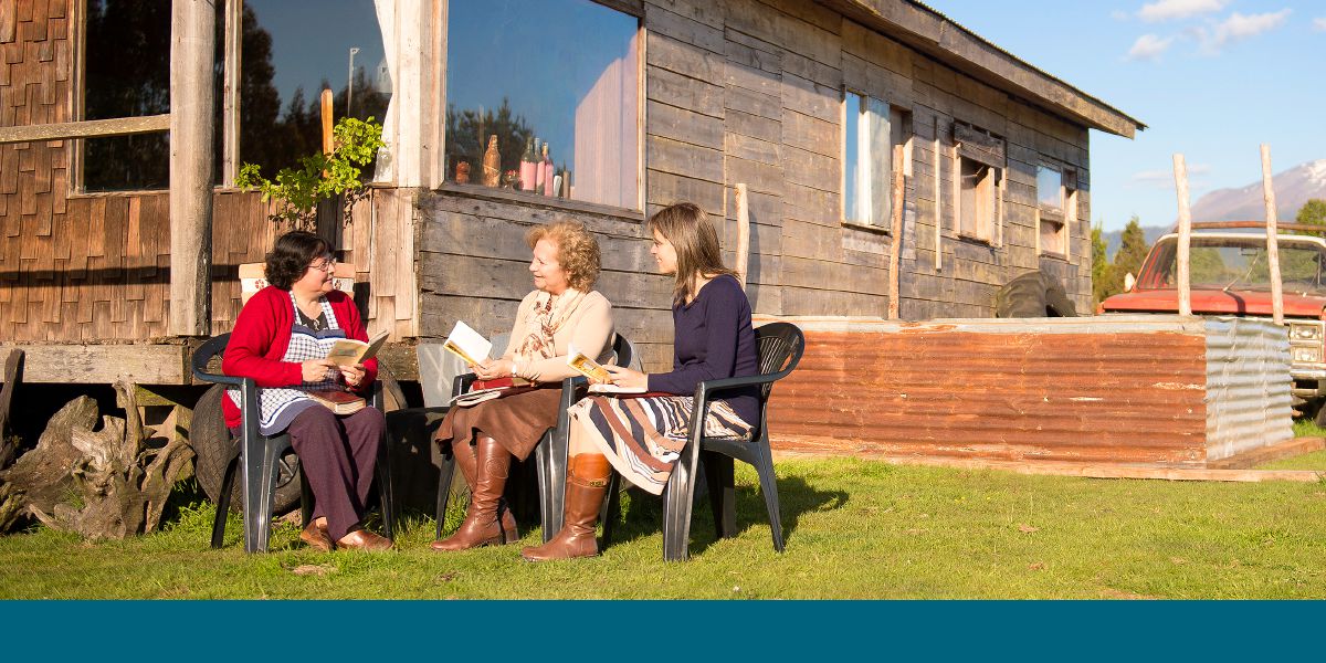 Tupela sista i mekim Baibel stadi long kantri Sili