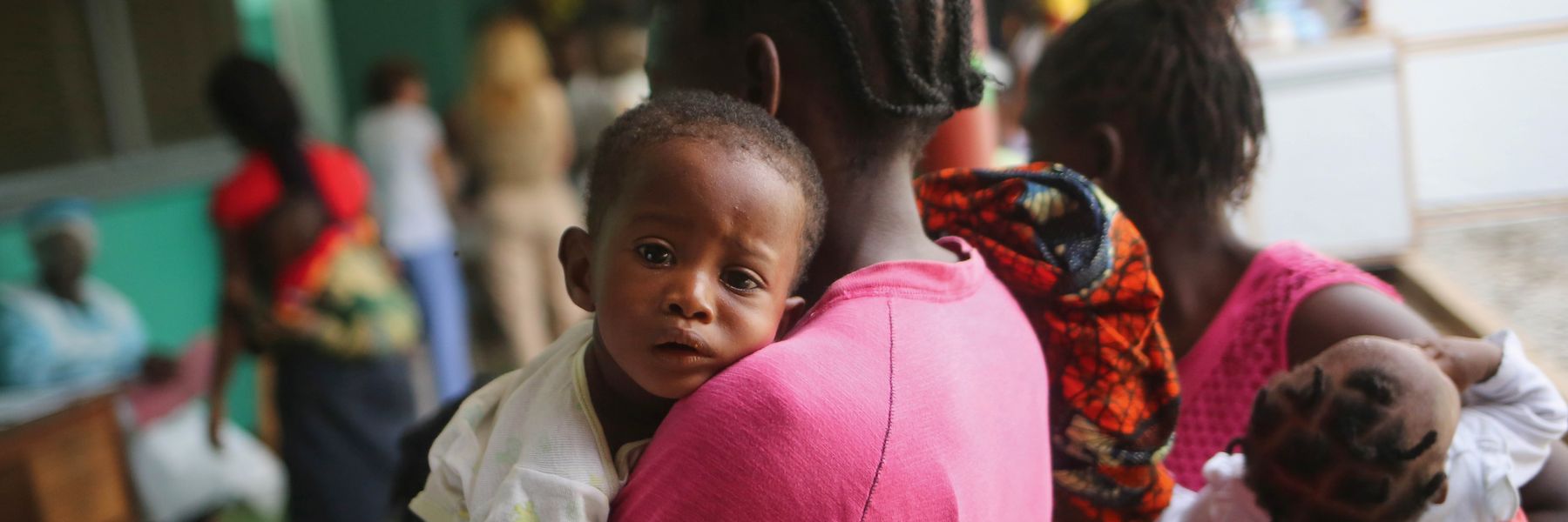 Osisi bi a ne ho ayɛ fĩ ayɛ mmɔbɔ te nsu a akyen anaa ice bi so wɔ po so; ice no renan nkakrankakra, na ɛpo no nso, nwura ayɛ no ma.