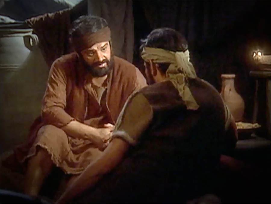 Video a yɛato din ‘Asɛm Bi a Esii Tete a Ɛyɛ Kɔkɔbɔ Ma Yɛn​—Ne Fã Bi’ no mu mfoni bi. Finehas ne Yamin resusuw nsɛm ho.