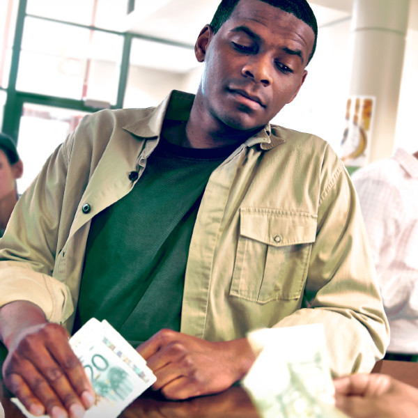 Koñoño Yomasuki!, Enyenye Linene 2015 | Ocisimĩlo ca Sunguluka Catiamẽla Kolombongo