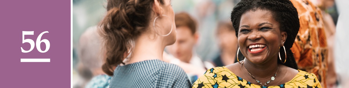 سبق نمبر 56.‏ فرق فرق نسلوں سے تعلق رکھنے والی دو بہنیں خوشی سے ایک دوسرے سے مل رہی ہیں۔‏