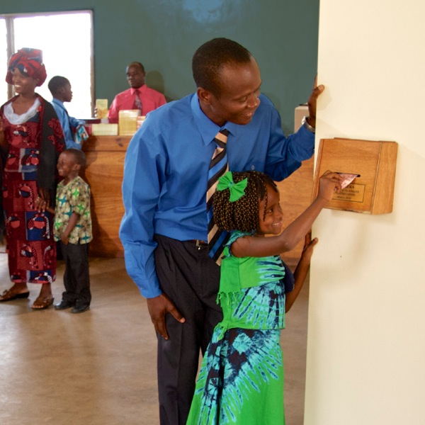 [Àwòrán tó wà ní ojú ìwé 12]