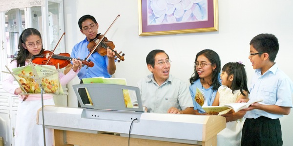 [Àwòrán tó wà ní ojú ìwé 8]