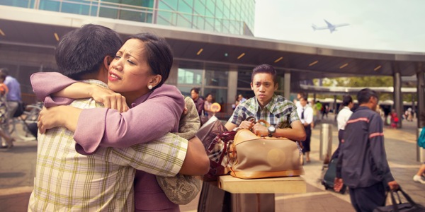 UJimmy, indodana kaMarilyn noJames iyababuka njengoba bangana esikhumulweni sezindiza